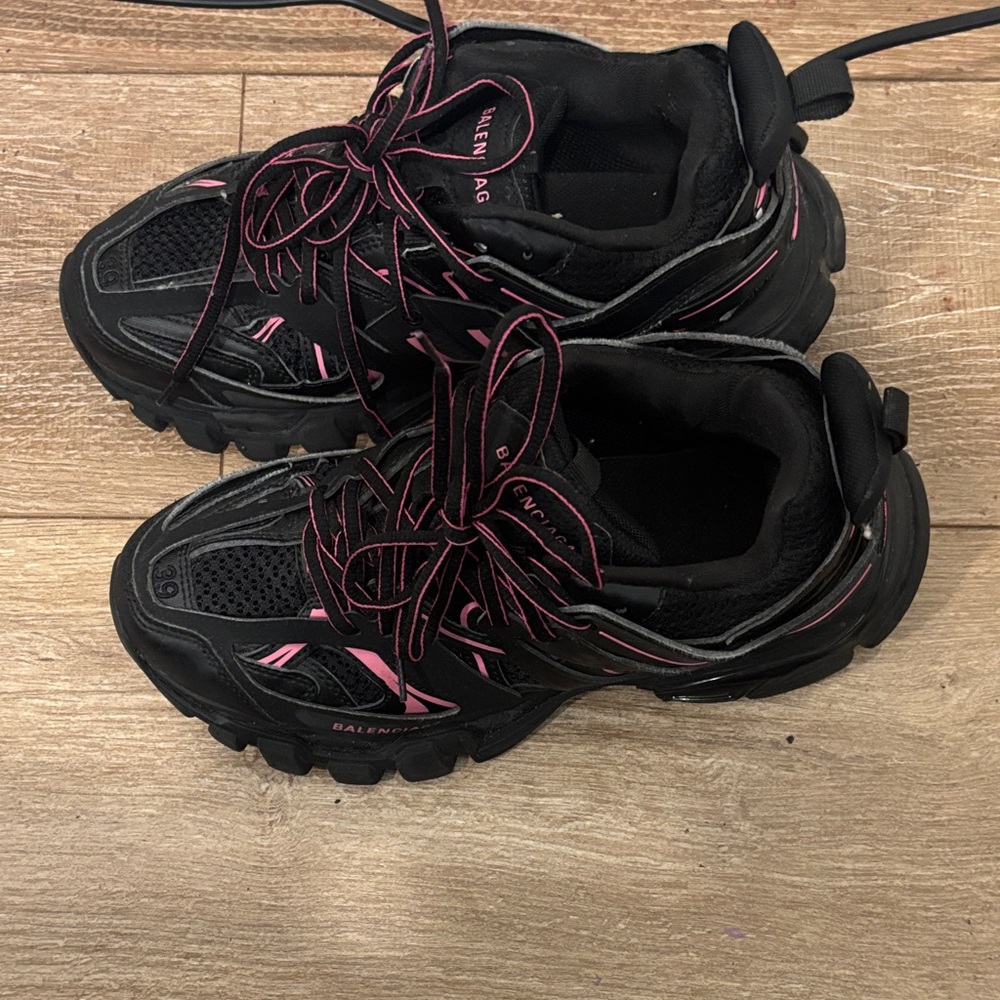 Balenciaga Women's Black and Pink Athletic Shoes - Picture 3 of 3